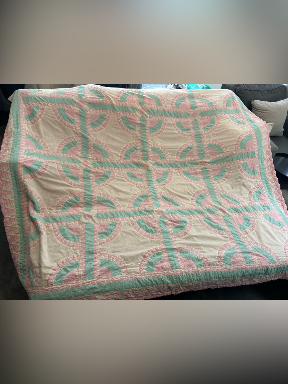 Antique 1930s Hand Stitched Quilt Pink Green New York Beauty Crown of Thorns